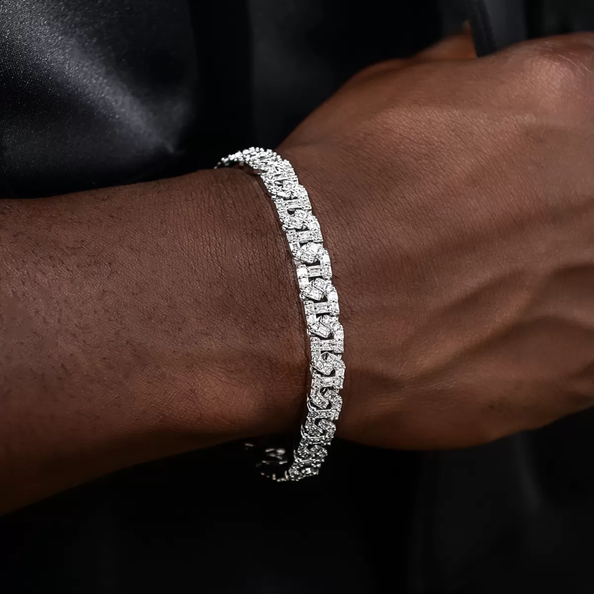 Baguette Chain Link Bracelet in White Gold