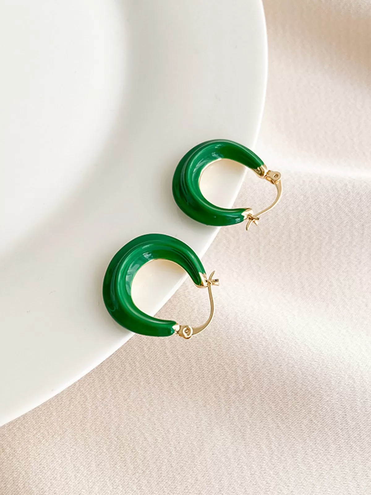 Colorful U-shape Earrings