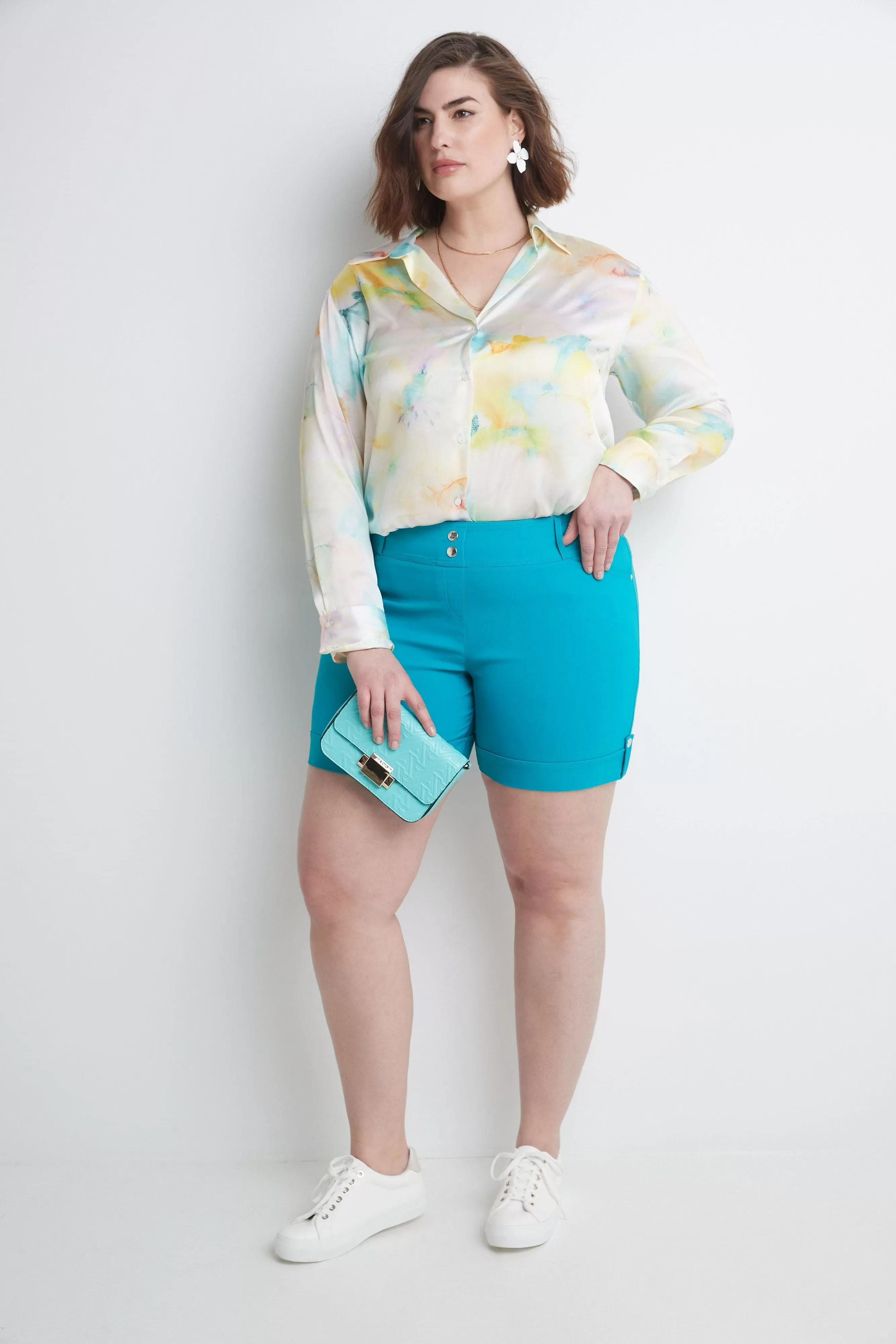 Curvy Plus Size 6” Shorts with Slimming Cuff