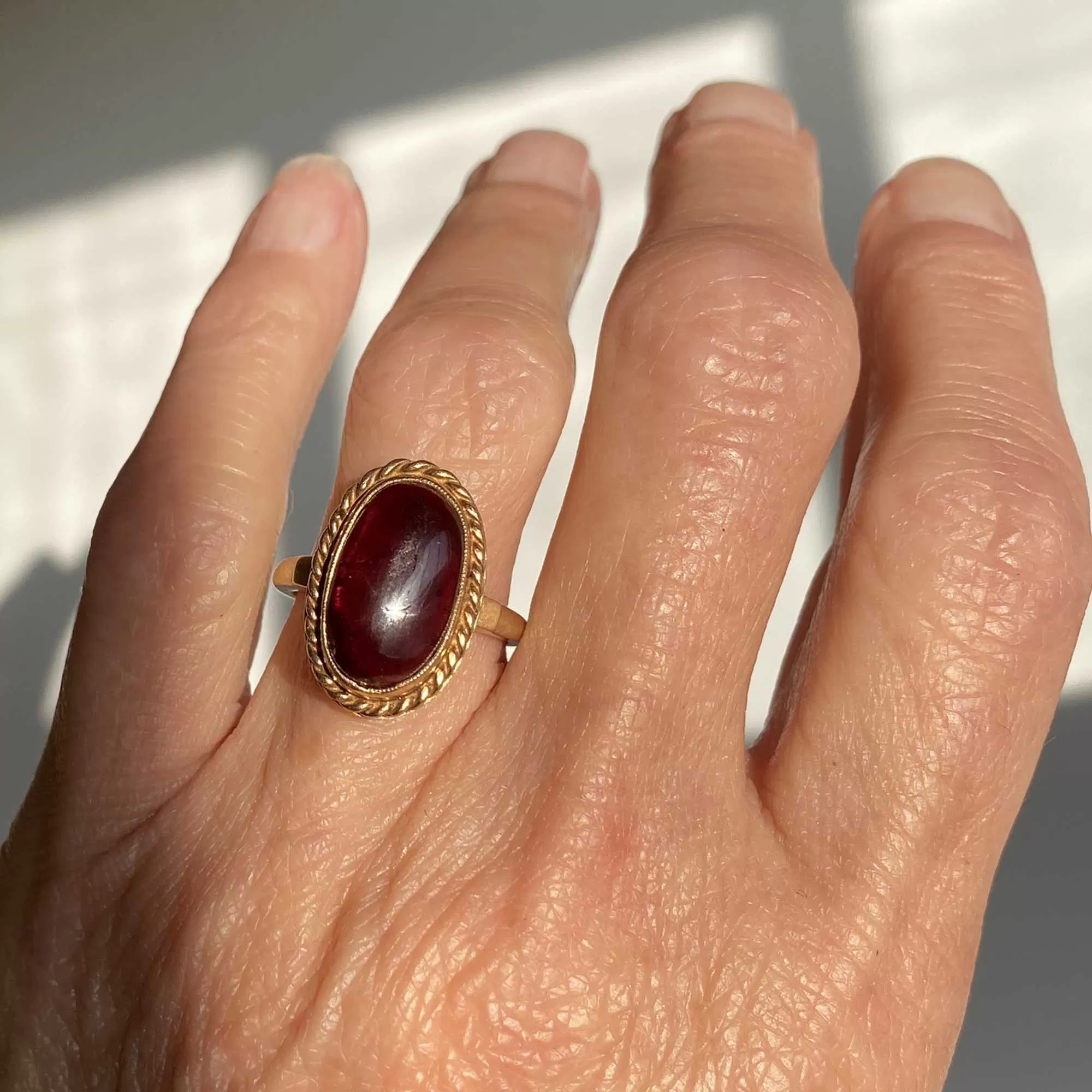 Fine 14K Gold Garnet Cabochon Ring