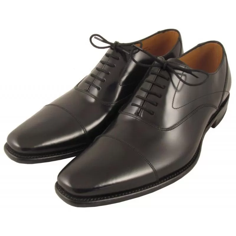 LOAKE Sharp Stylish toe cap Oxford shoe - Black