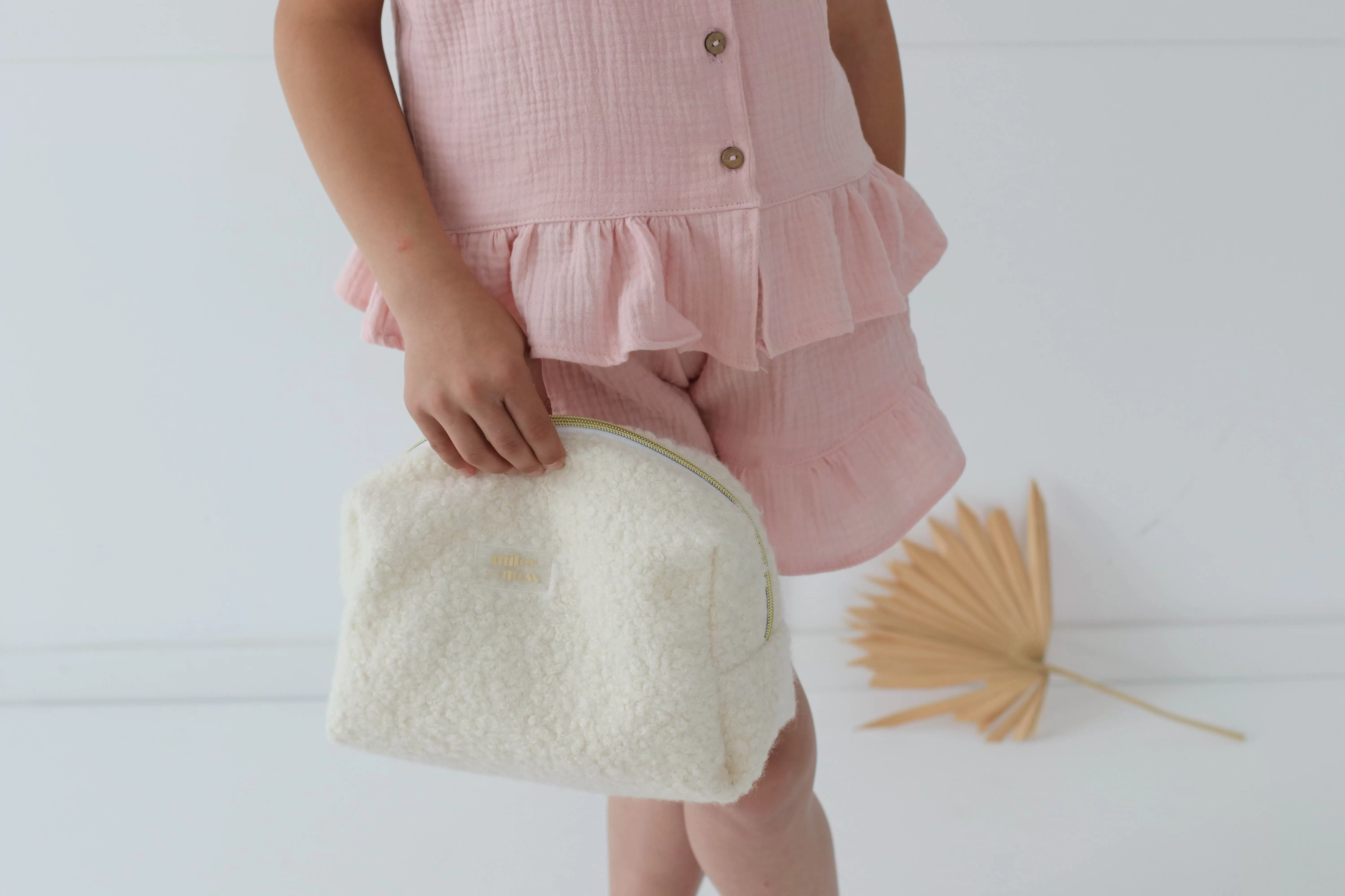 Muslin shorts with a ruffle - STRAWBERRY & CREAM