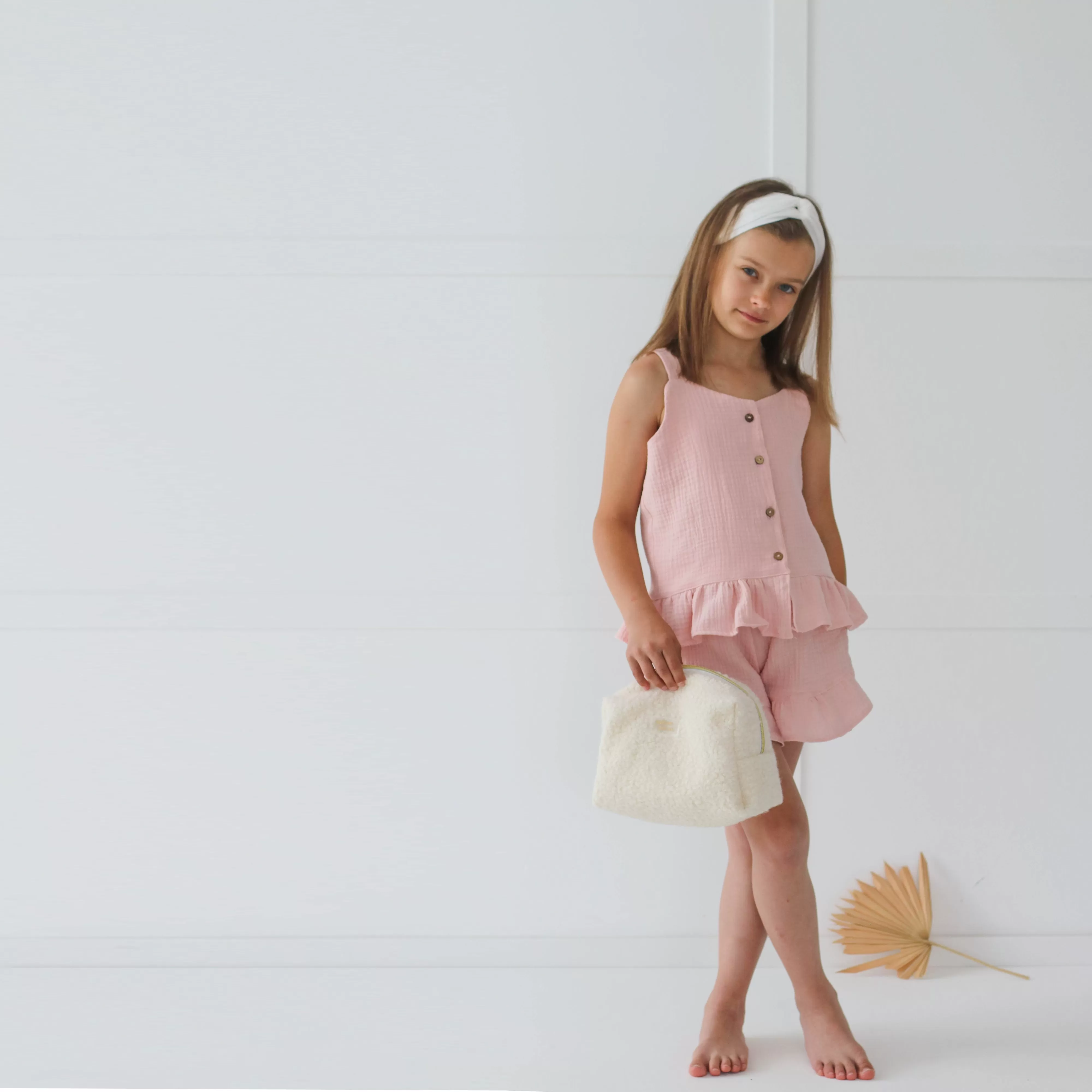 Muslin shorts with a ruffle - STRAWBERRY & CREAM