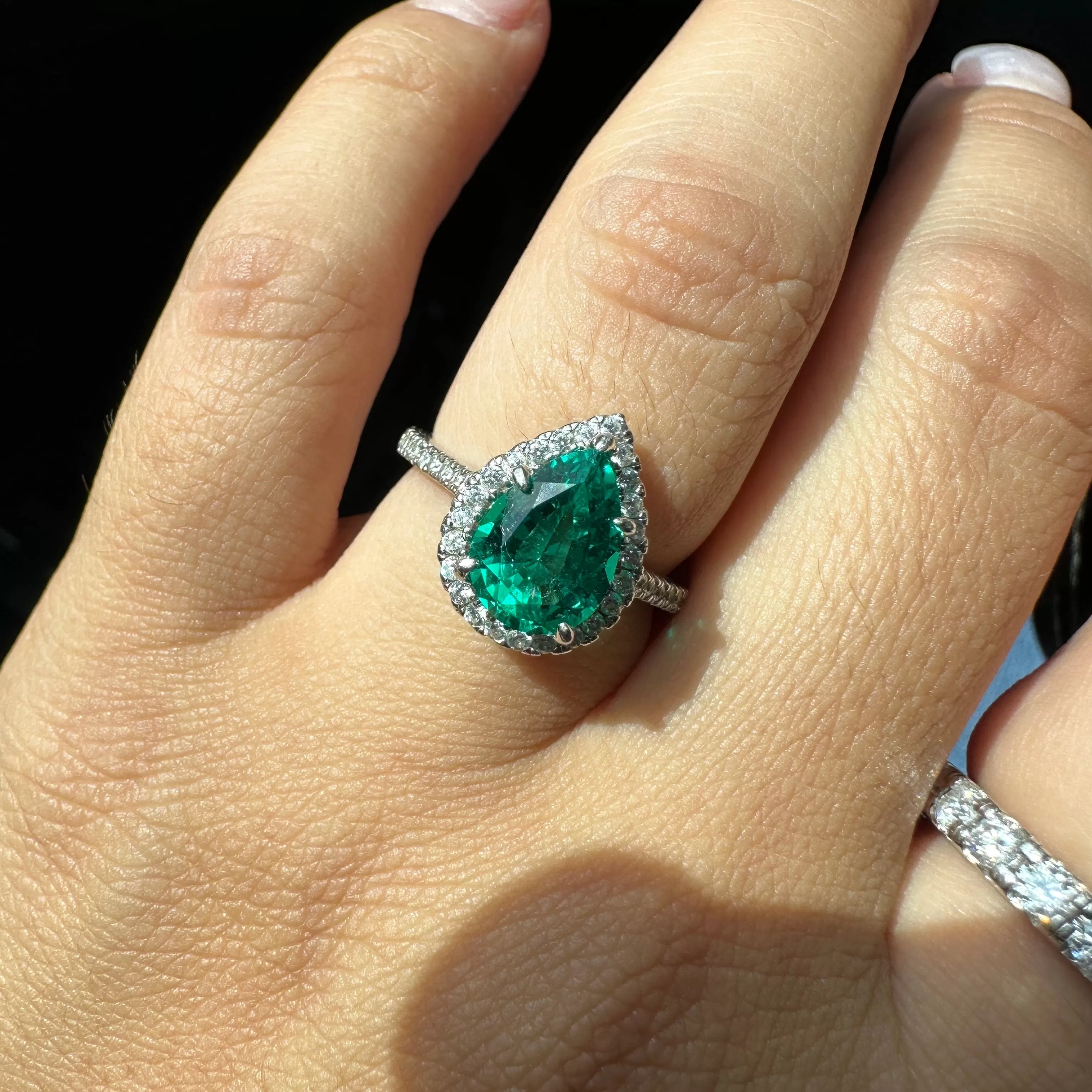 NISSI EMERALD RING