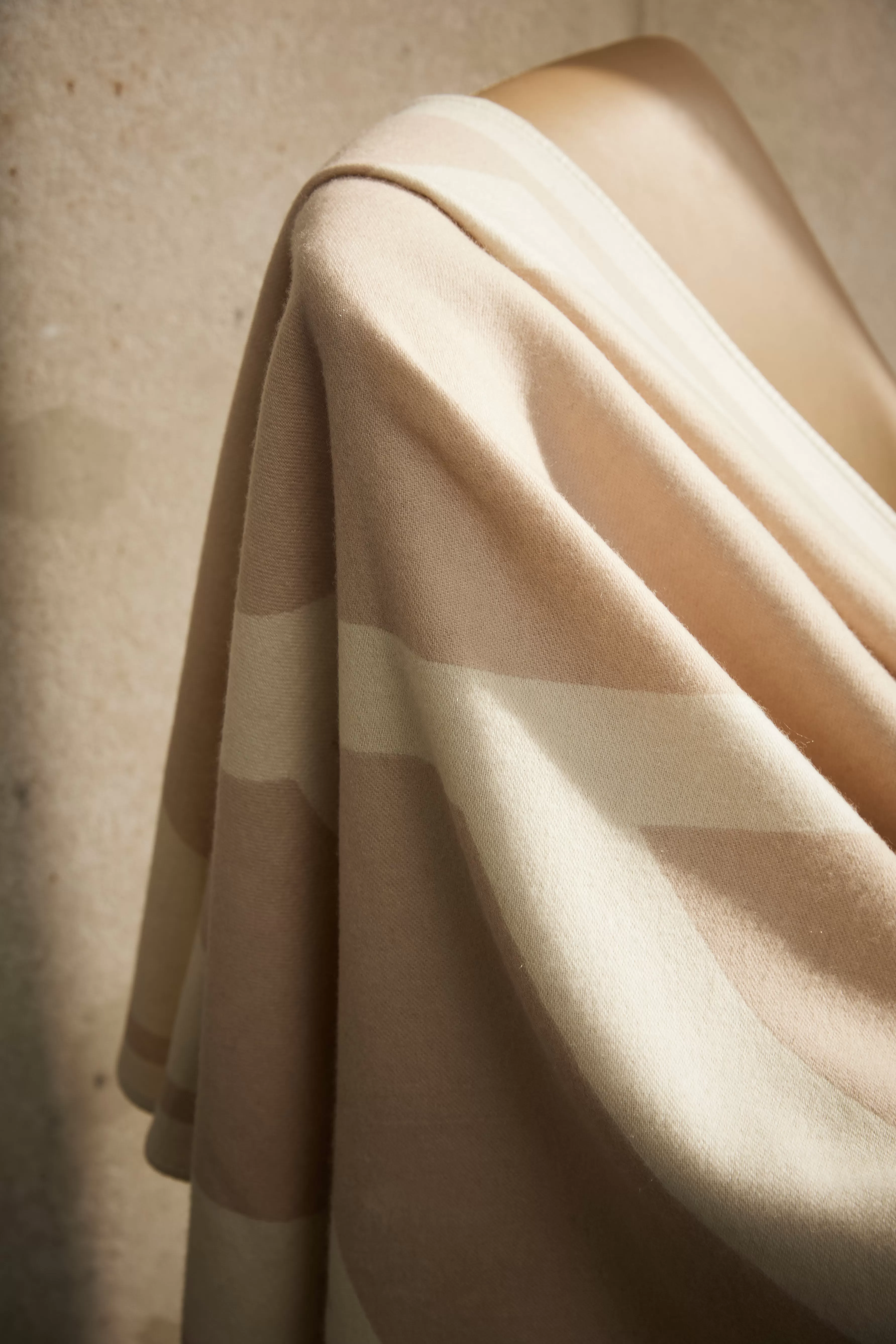 THE CASHMERE THROW - BONE